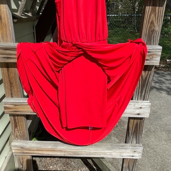 Venus dress - Picture 3 of 3